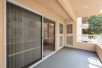 Patio/balcony*
